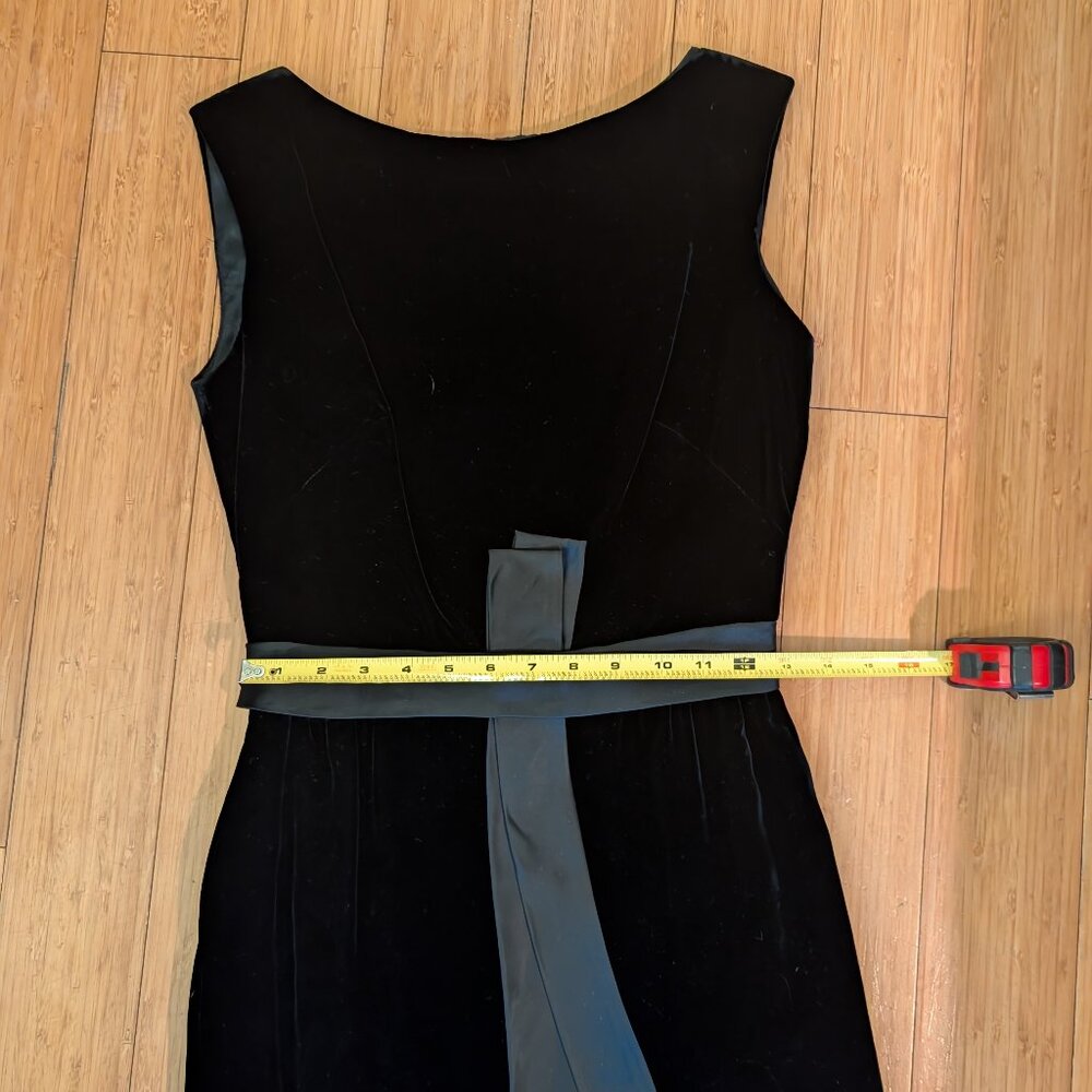 1950s/60s vintage black velvet gown - Picture 7 of 11